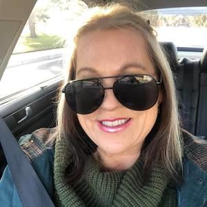 Meet your Posher, Crystal